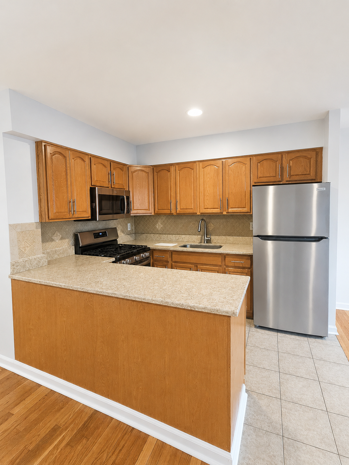 9010 70th Drive, Unit 3 - Photo 5 of 15