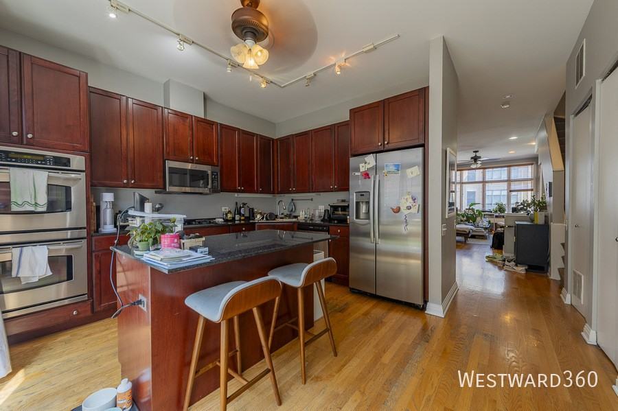 127 E 18th St #TH - Photo 6 of 17