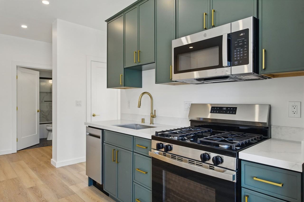1700 Octavia St #406 - Photo 4 of 24