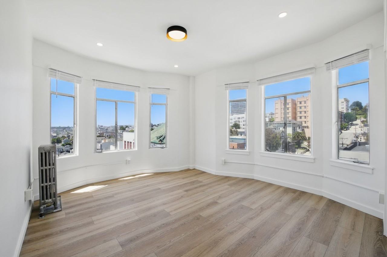 1700 Octavia St #406 - Photo 7 of 24
