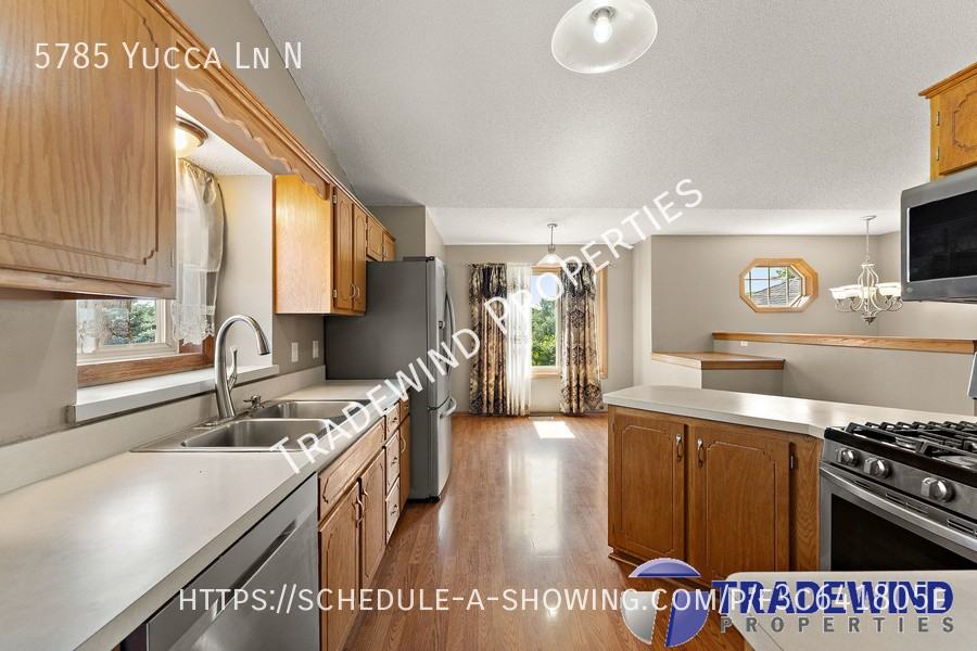 5785 Yucca Ln N - Photo 2 of 35