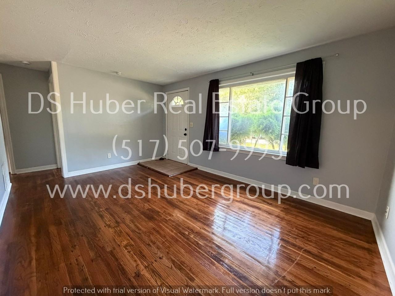1218 Victoria Dr - Photo 4 of 10