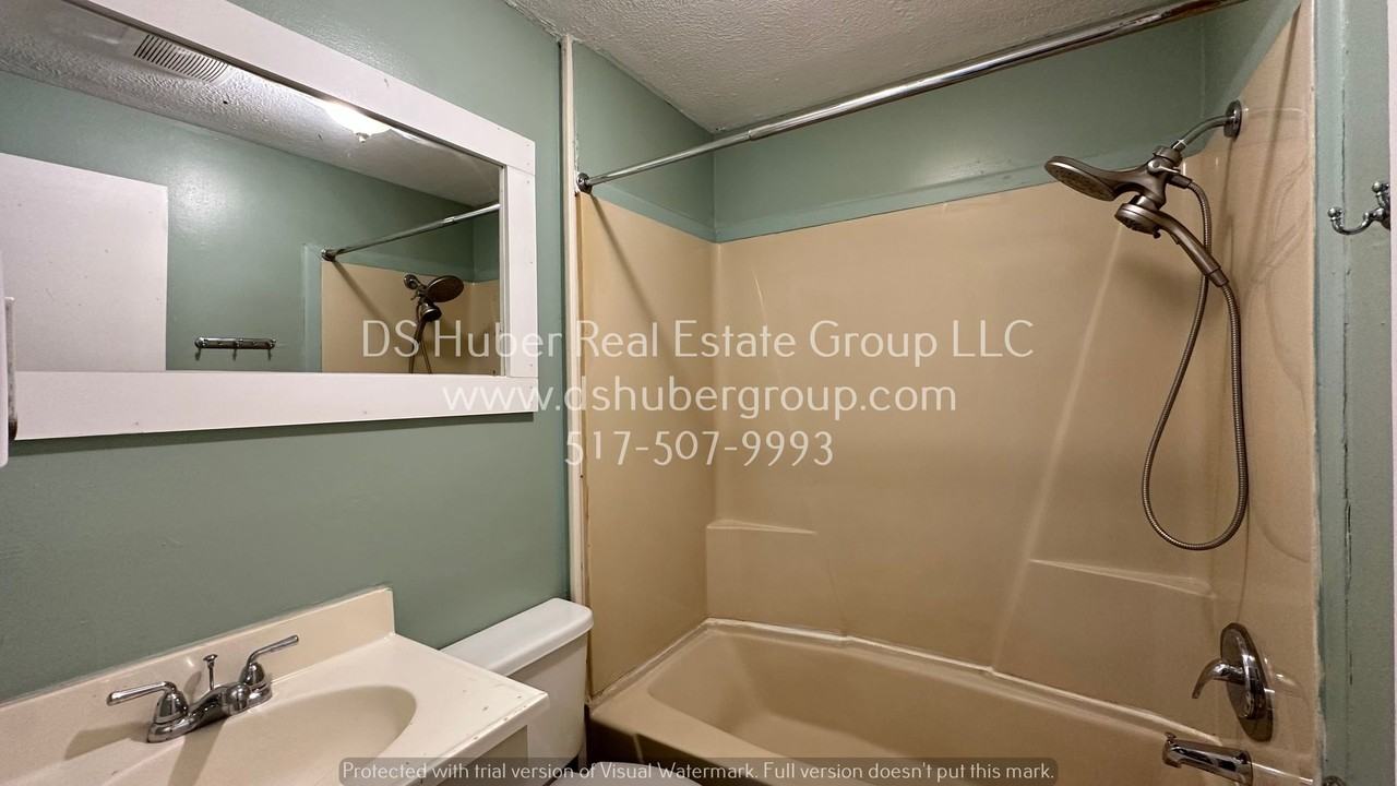 1218 Victoria Dr - Photo 7 of 10