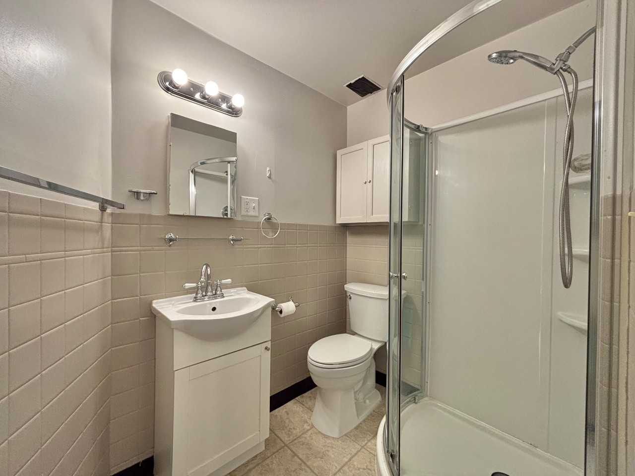 176 S Chestnut St #8 - Photo 7 of 10