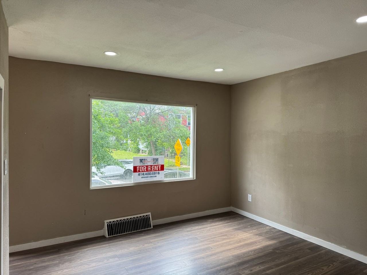 2634 N 24th Pl - Photo 2 of 7