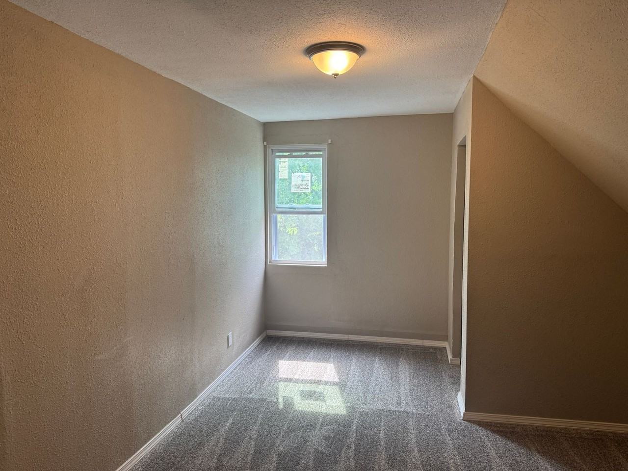 2634 N 24th Pl - Photo 5 of 7