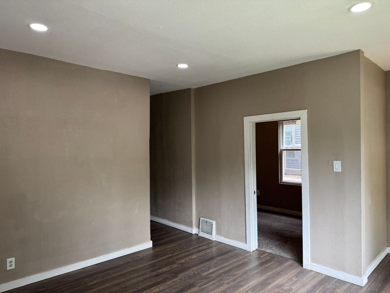 2634 N 24th Pl - Photo 6 of 7