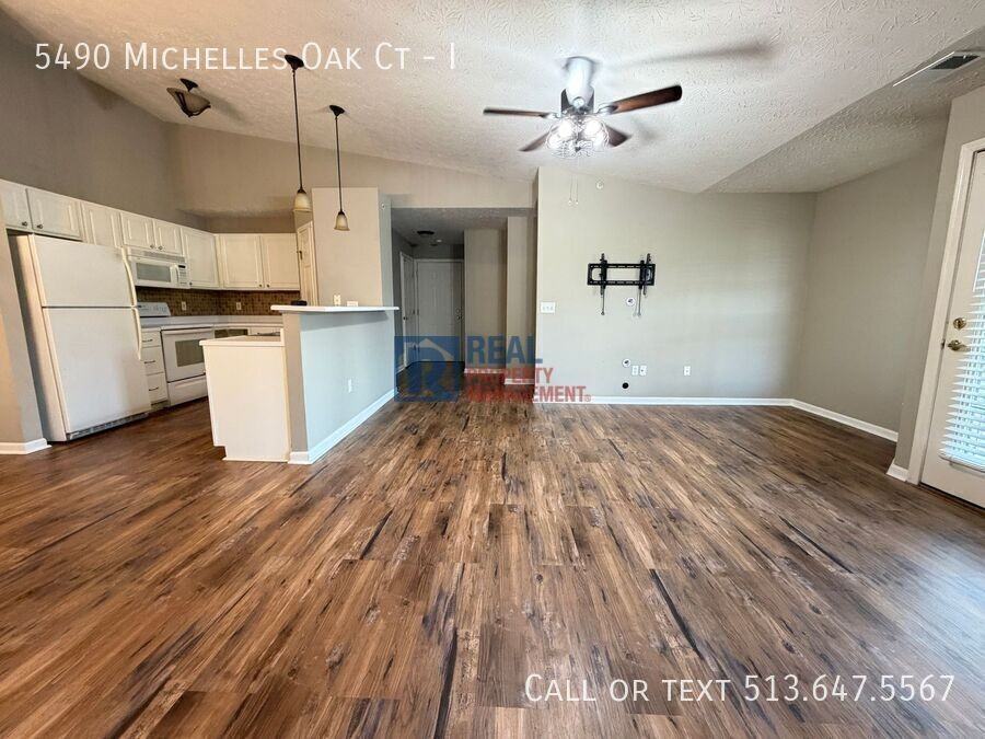 5490 Michelles Oak Ct #I - Photo 2 of 23