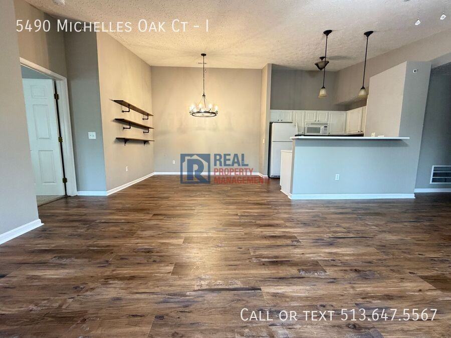 5490 Michelles Oak Ct #I - Photo 3 of 23