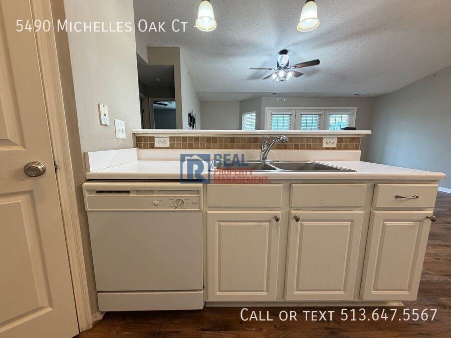 5490 Michelles Oak Ct #I - Photo 7 of 23
