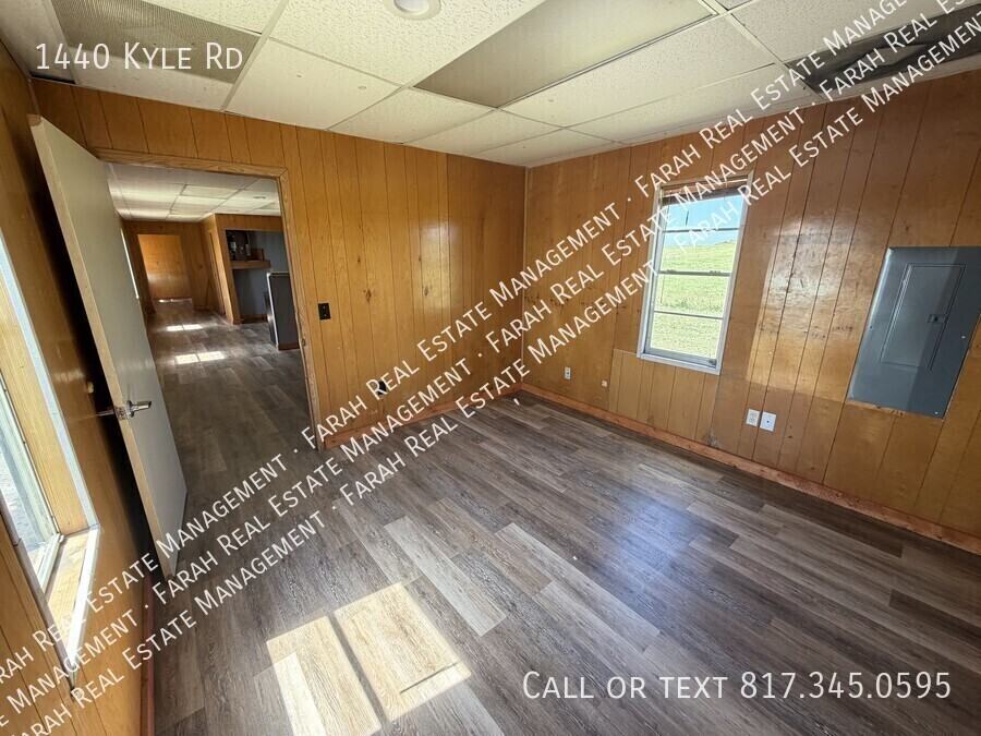 1440 Kyle Rd - Photo 3 of 8