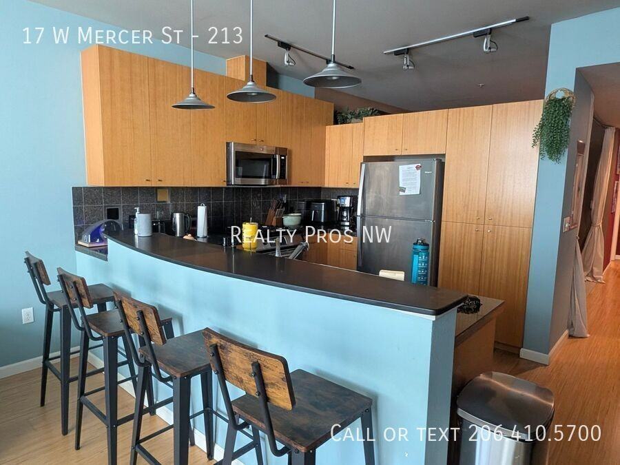 17 W Mercer St #213 - Photo 3 of 11