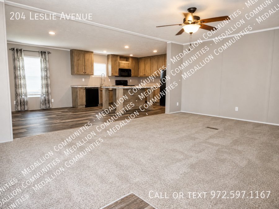 204 Leslie Ave - Photo 5 of 9