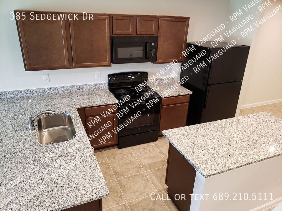 385 Sedgewick Dr - Photo 4 of 16
