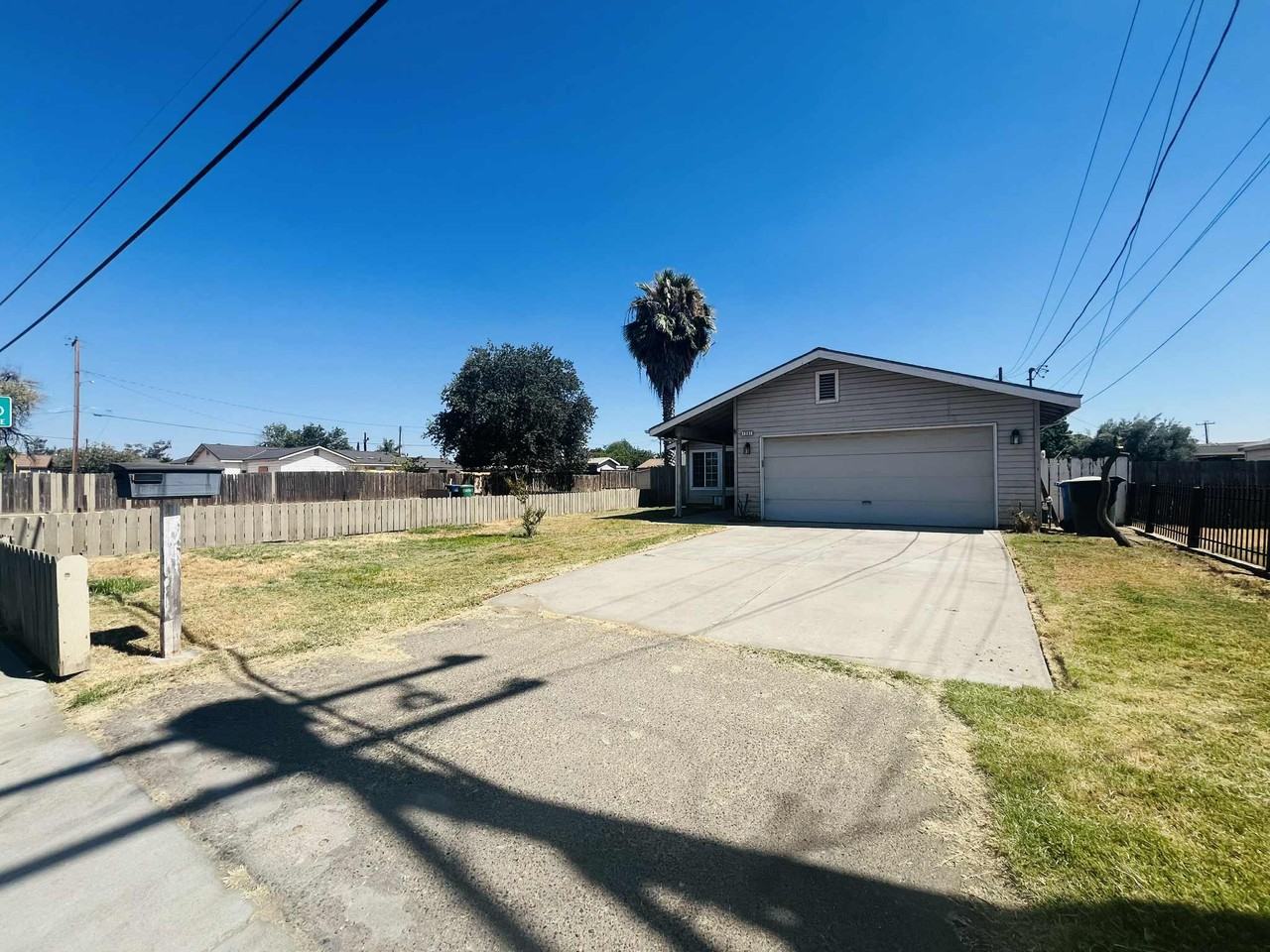 1251 Davis St #1 - Photo 3 of 18
