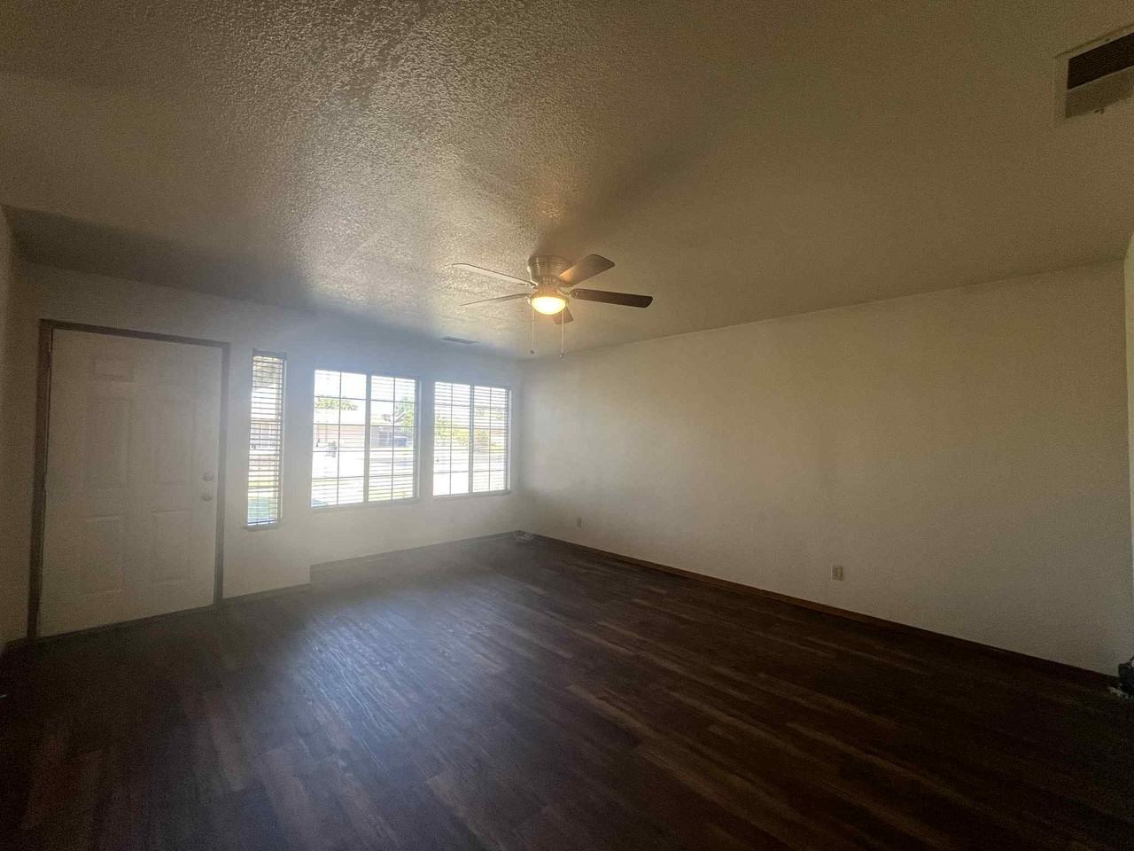 1251 Davis St #1 - Photo 5 of 18