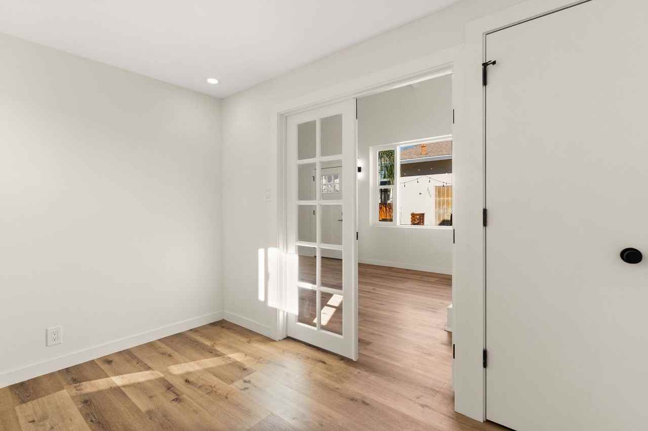 2055 Thomas Ave - Photo 6 of 12