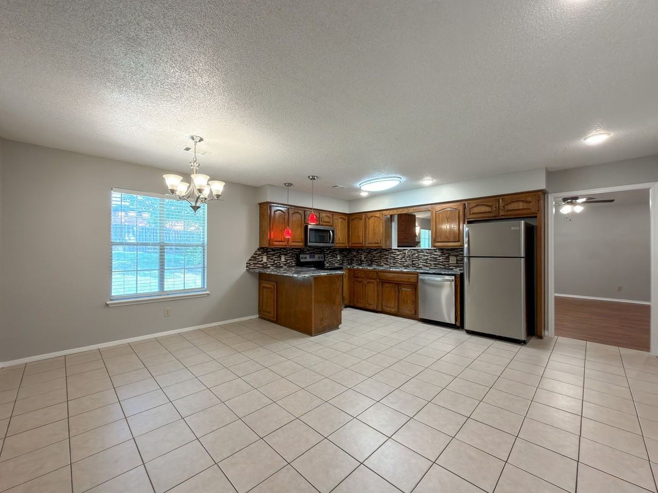 9704 Croxted Rd - Photo 5 of 20