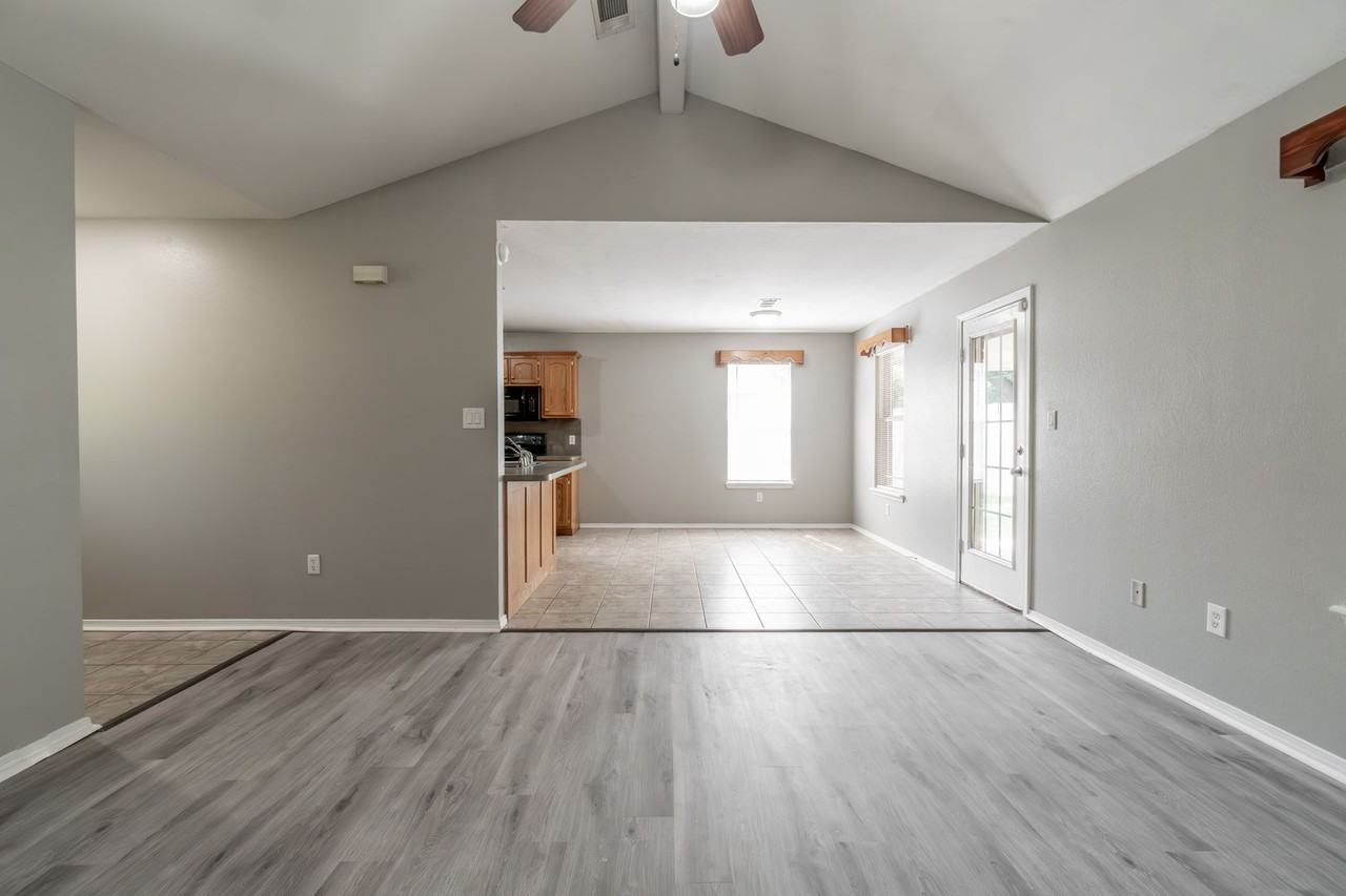3705 Price Cir - Photo 7 of 21