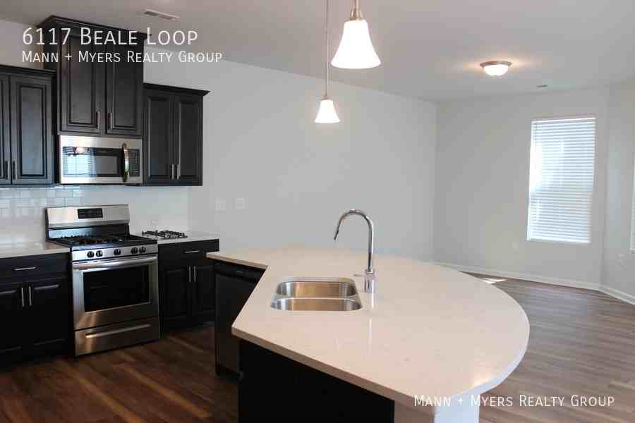6117 Beale Loop - Photo 5 of 16