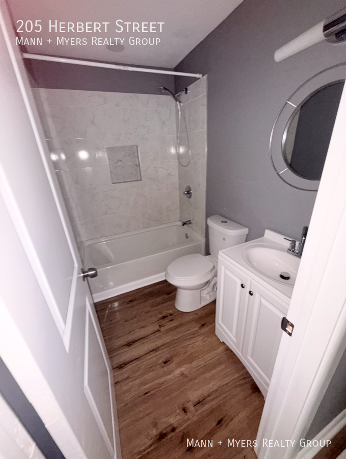 205 Herbert St - Photo 7 of 20