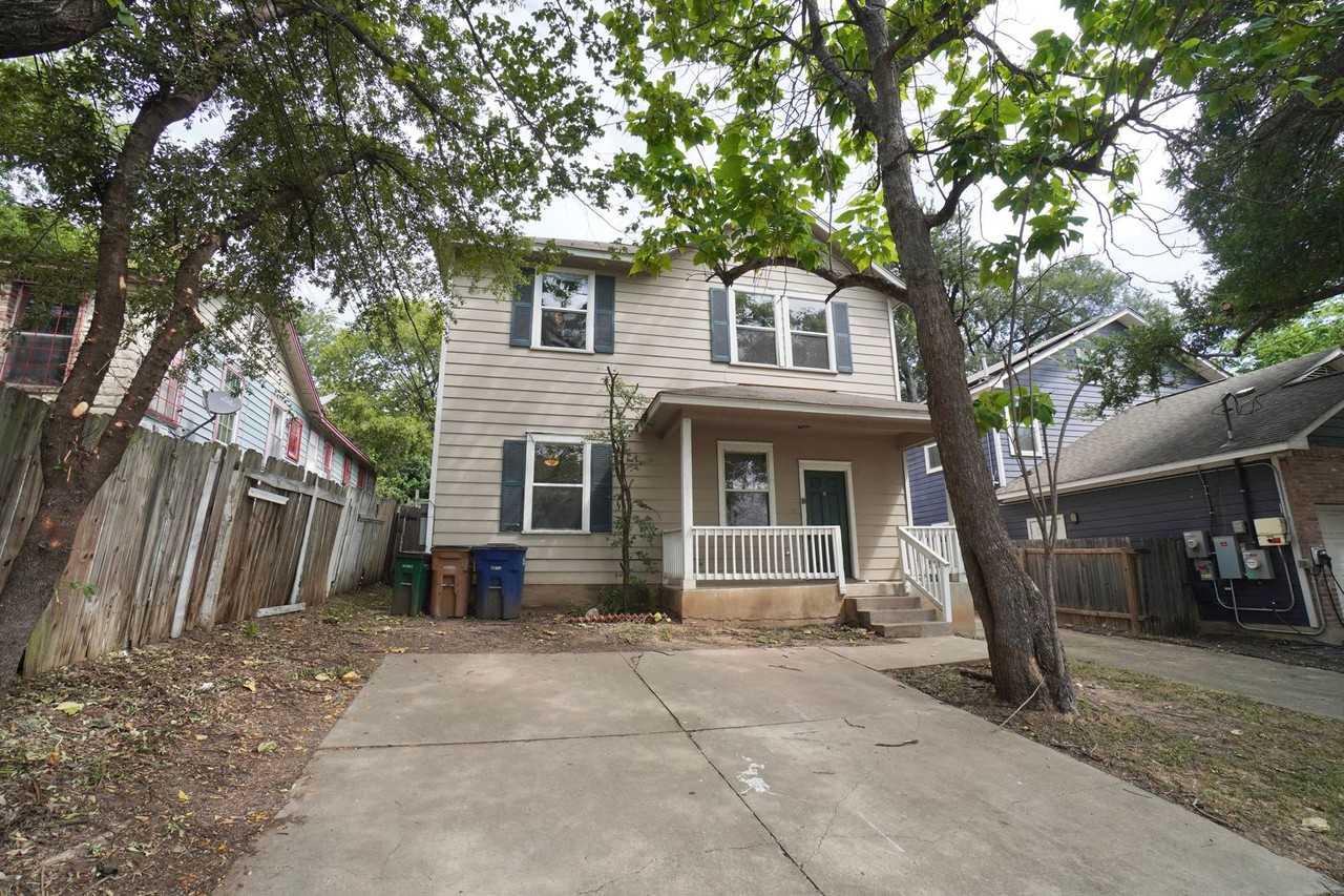 2506 E 8th St #A - Photo 2 of 31