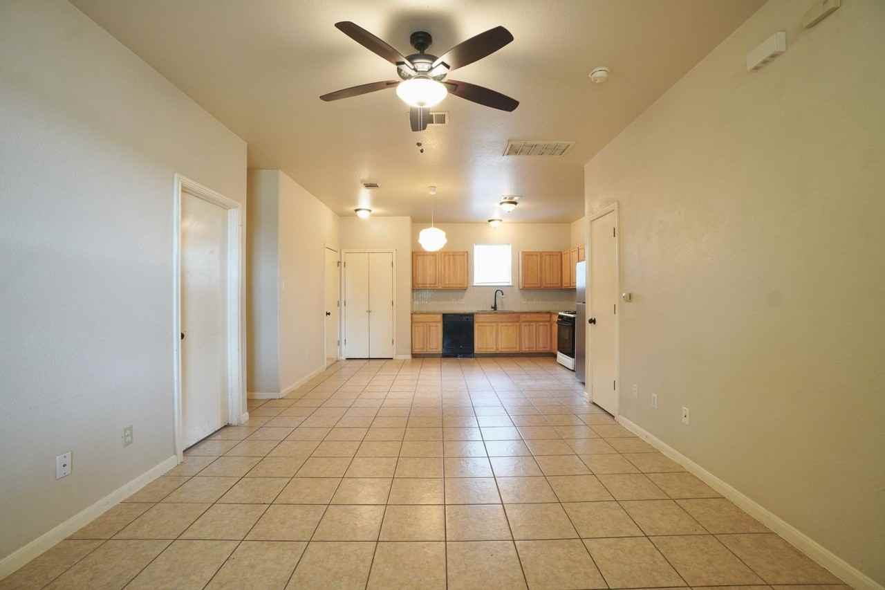 2506 E 8th St #A - Photo 3 of 31