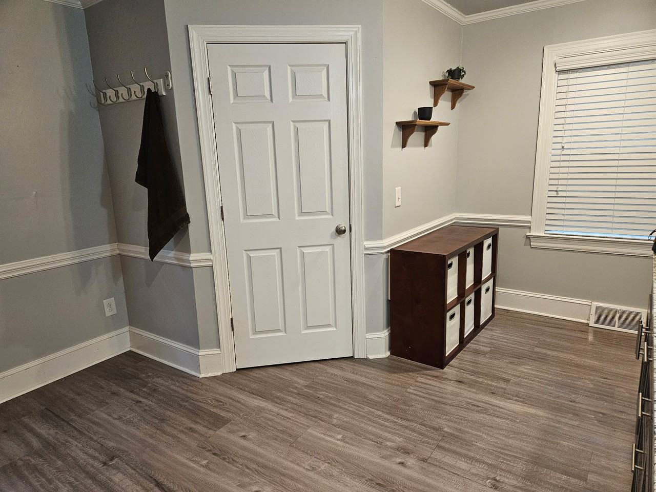 221 York Rd - Photo 2 of 20