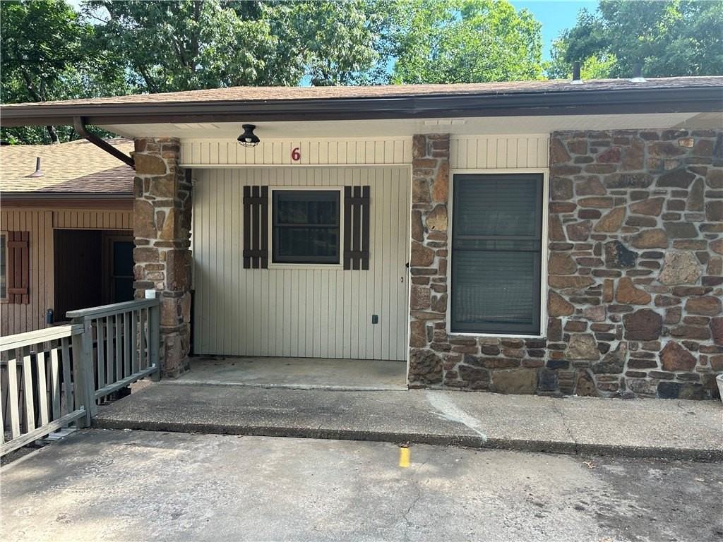 6 William Ln - Photo 2 of 11