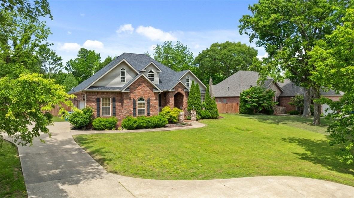 204 Tunbridge Dr - Photo 2 of 31