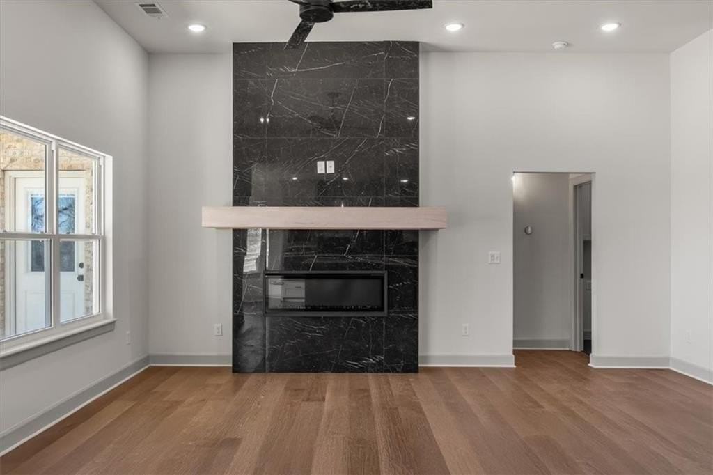 1050 Whistler Street - Photo 5 of 33