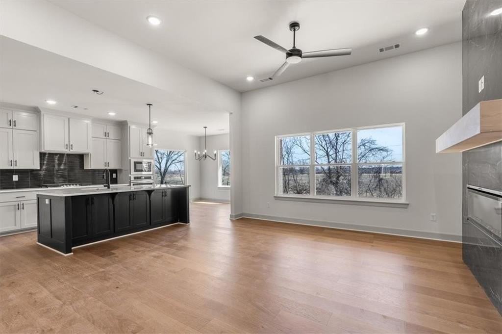 1050 Whistler Street - Photo 6 of 33