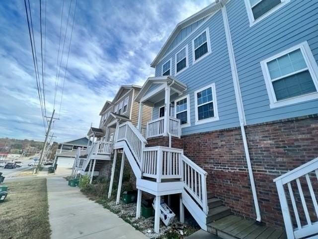 879 W North St - Photo 2 of 12