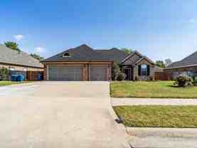 3911 Sw Sycamore St - Photo 1 of 1