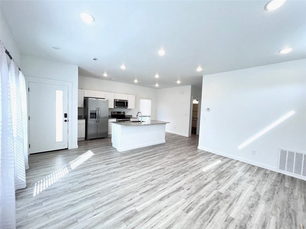 950 Ventnor Avenue - Photo 3 of 18