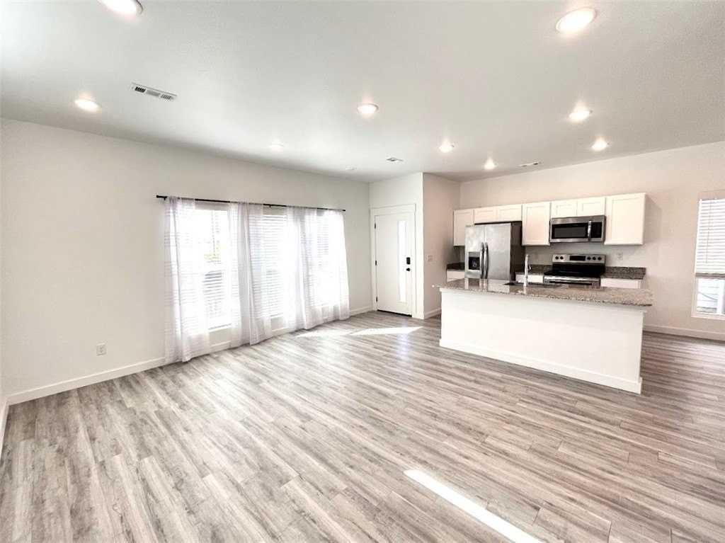 950 Ventnor Avenue - Photo 4 of 18