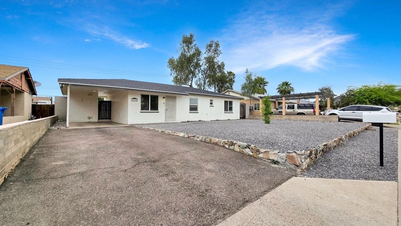 1216 E Desert Park Ln - Photo 2 of 31