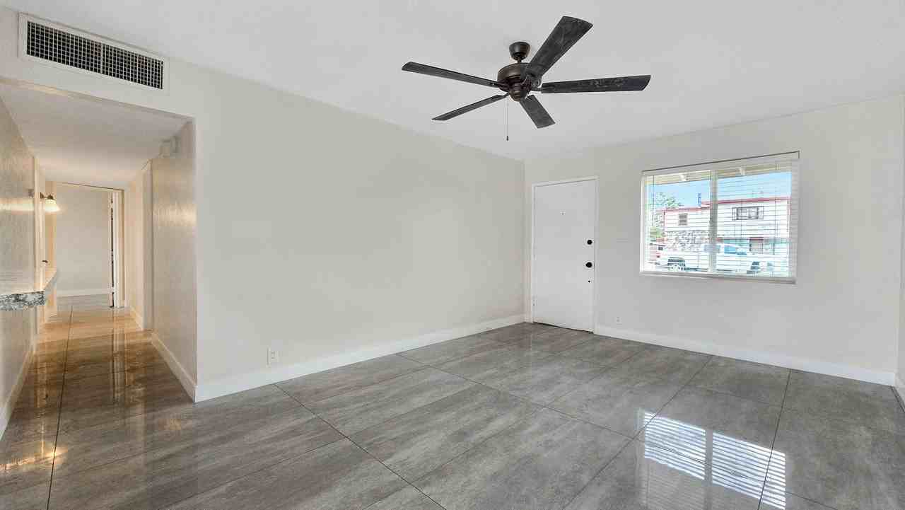 1216 E Desert Park Ln - Photo 7 of 31