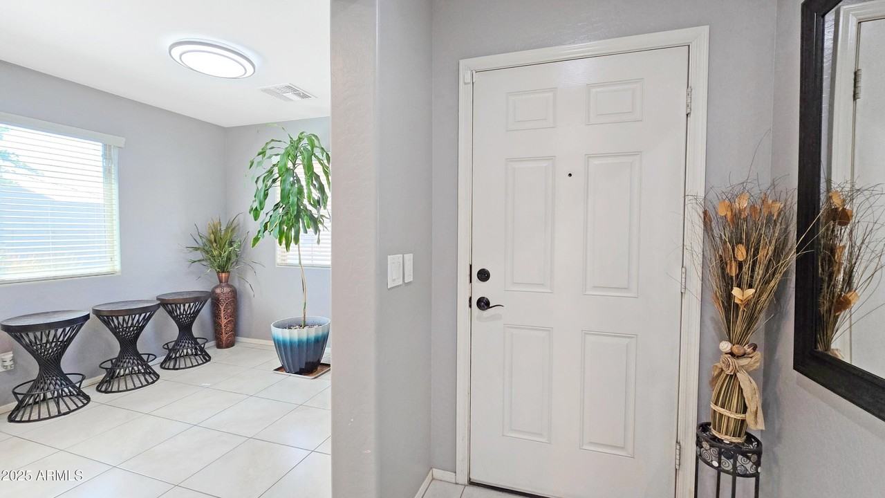 3913 S 185th Ln - Photo 7 of 37