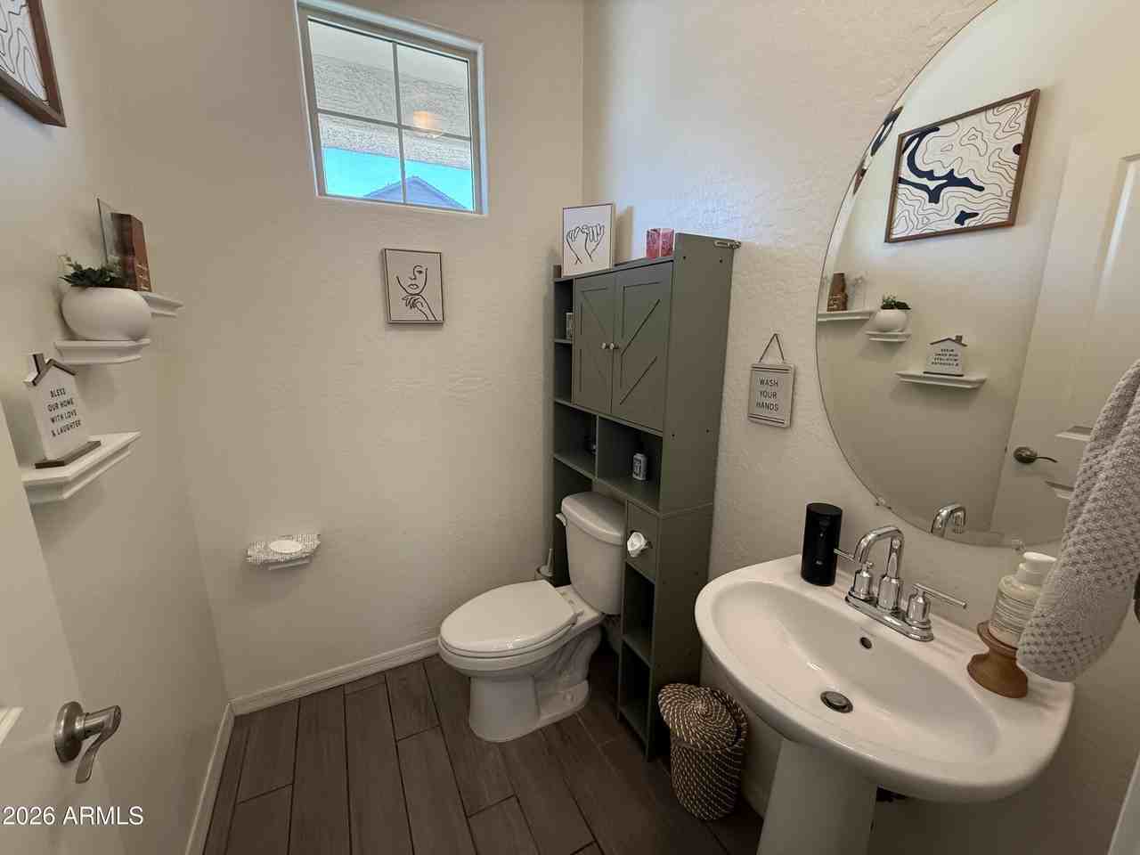 8804 W Jefferson St - Photo 3 of 28