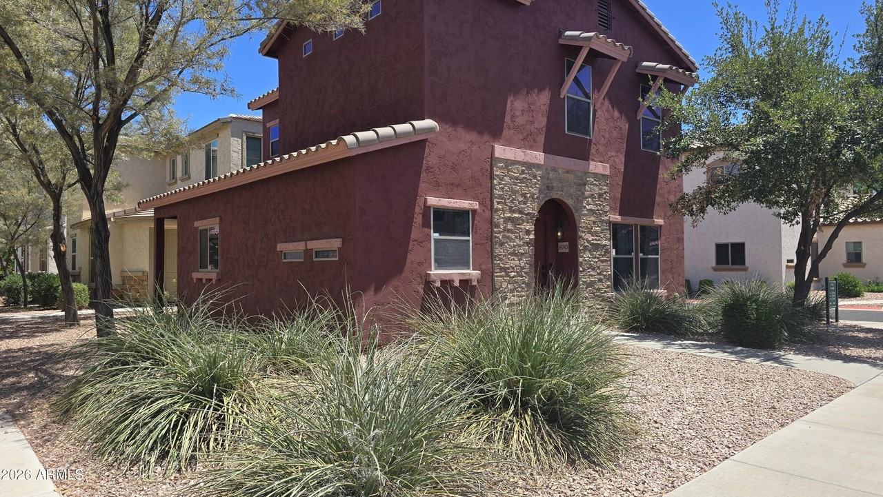 14743 N 177th Ave - Photo 6 of 29