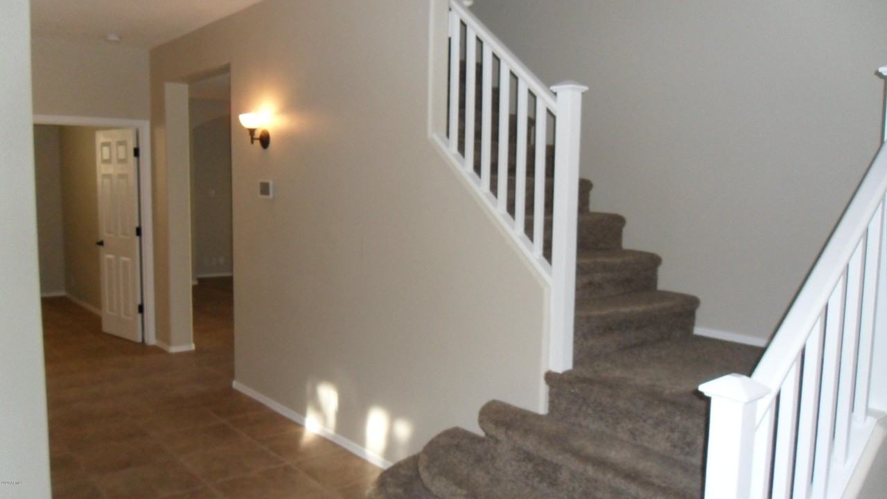 9008 W Quail Ave - Photo 3 of 27