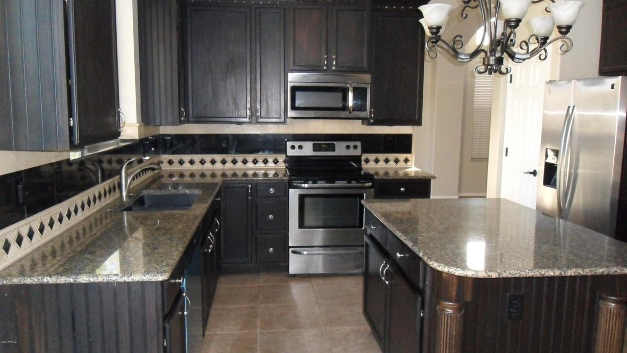 9008 W Quail Ave - Photo 6 of 27
