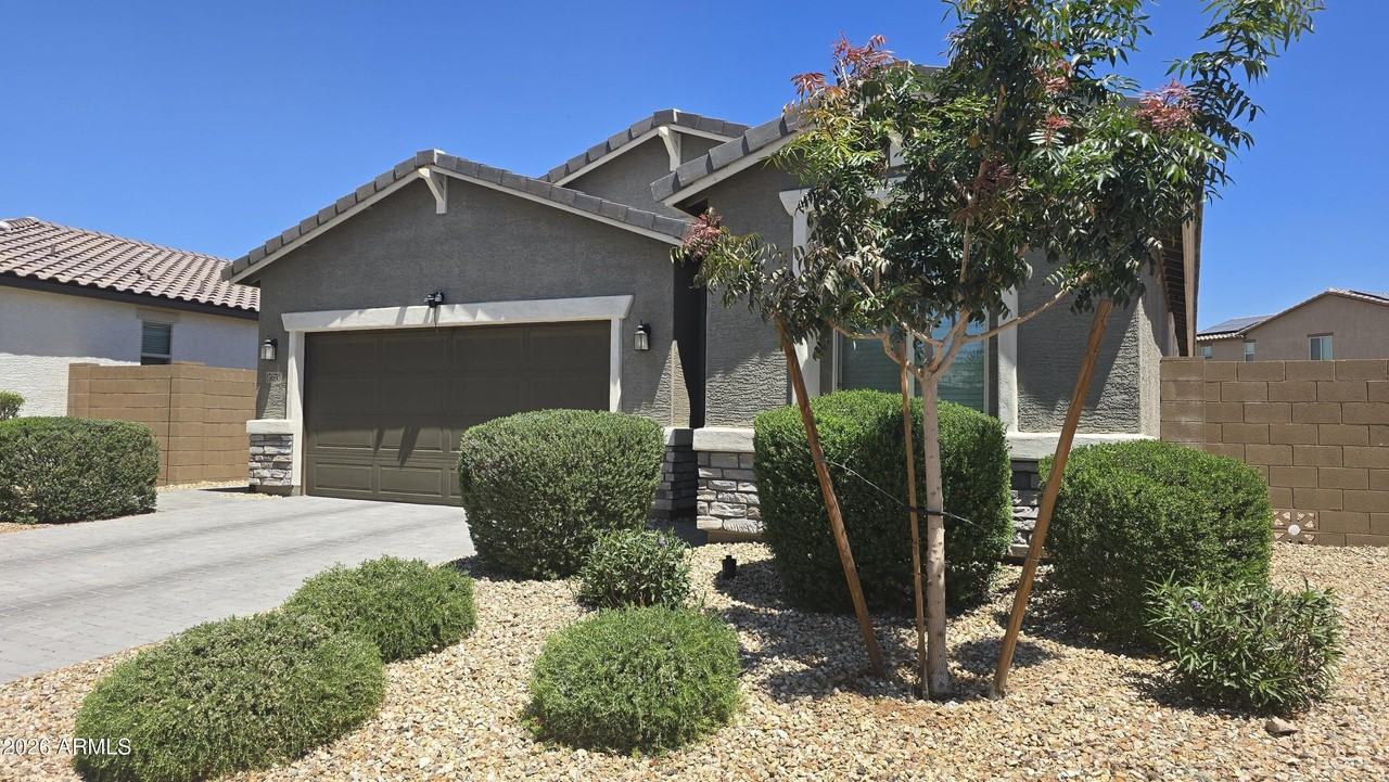 15650 W Morning Glory St - Photo 2 of 36