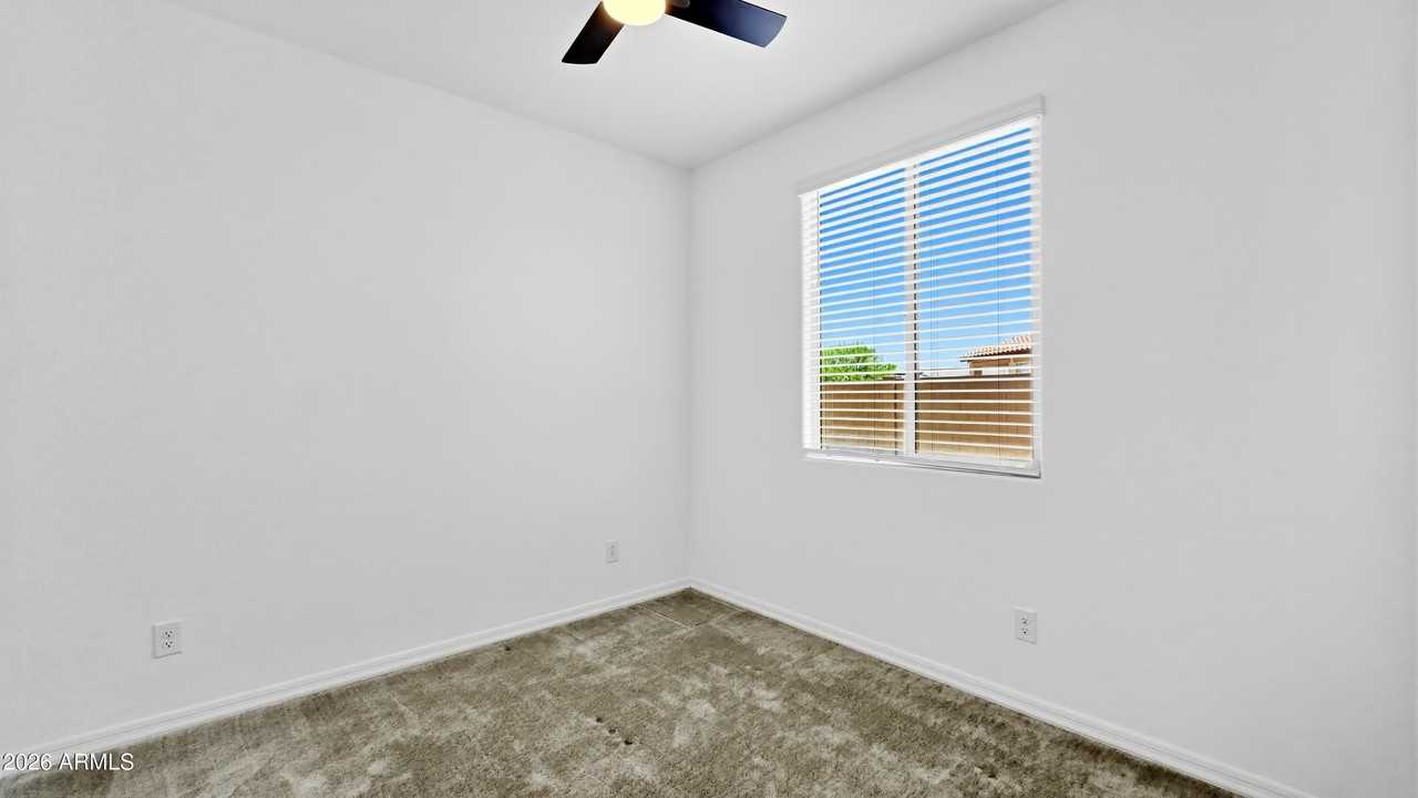 15650 W Morning Glory St - Photo 7 of 36