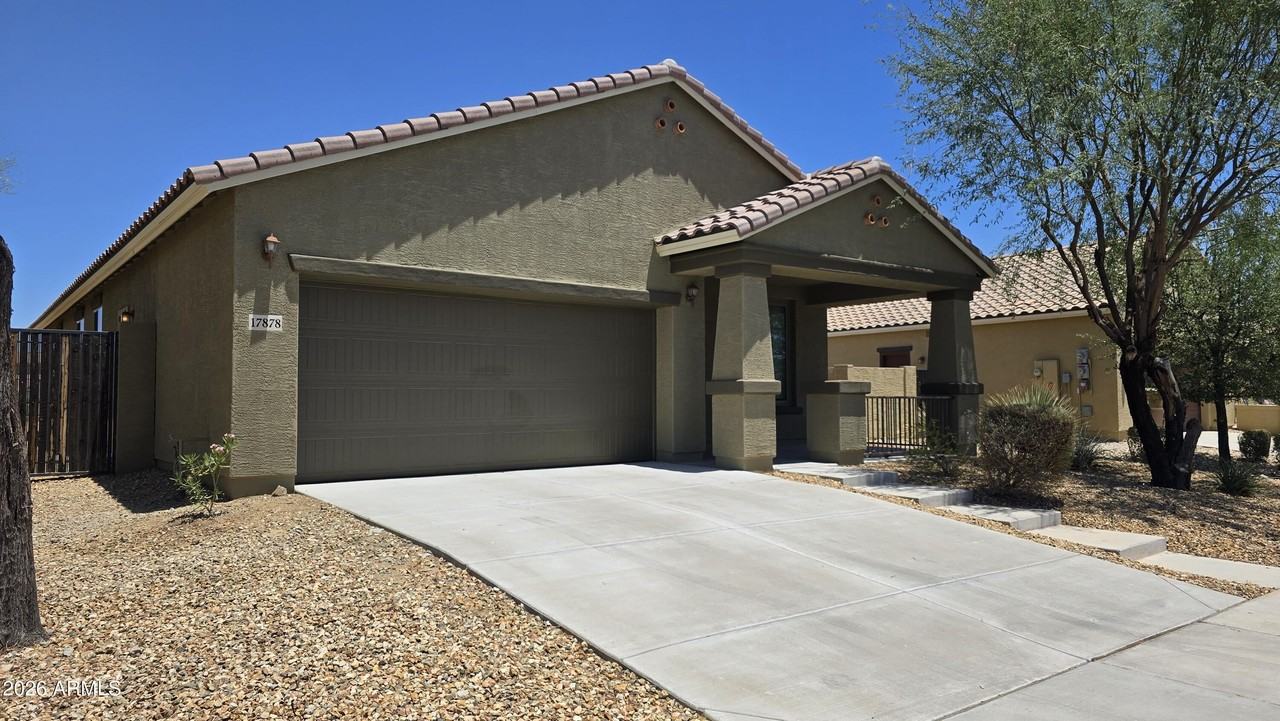 17878 W Desert Wind Dr - Photo 2 of 36