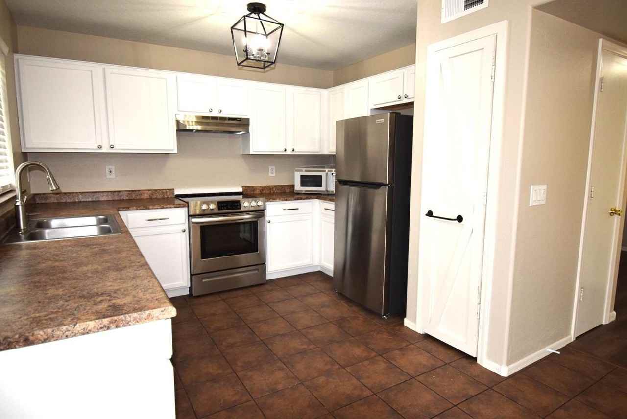 15338 N 148th Ct - Photo 5 of 21
