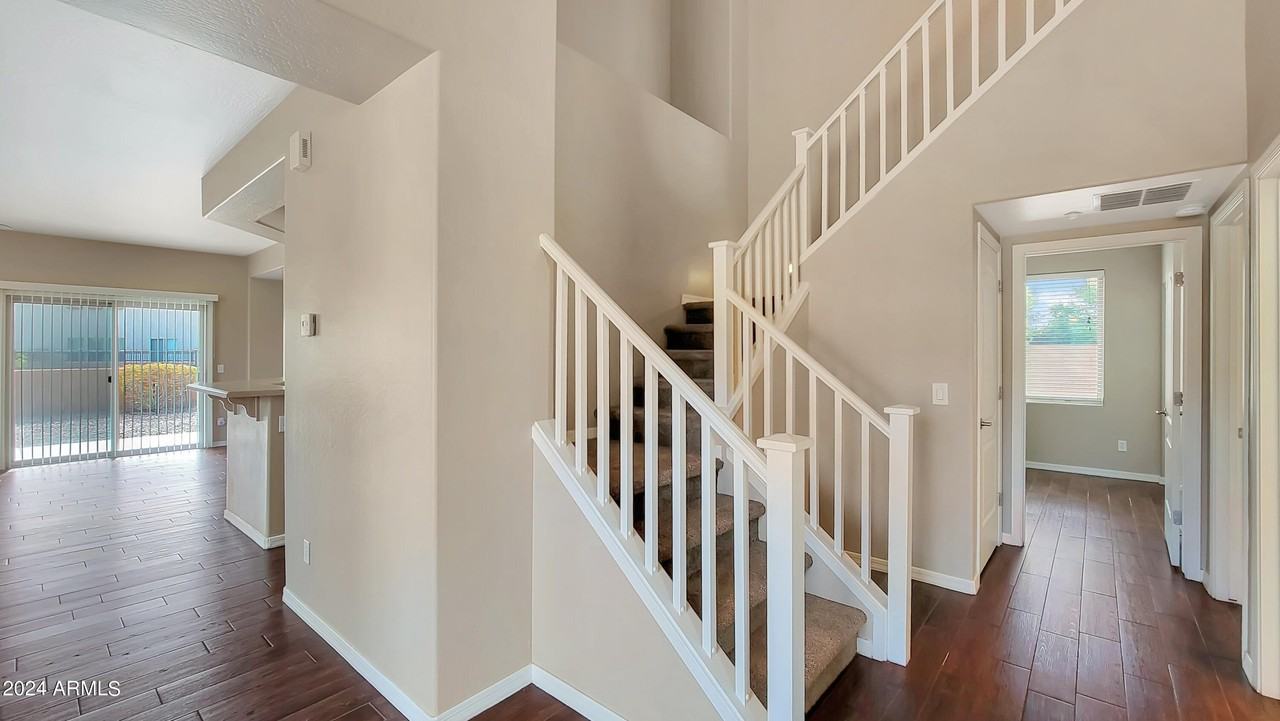 9037 W Plum Rd - Photo 5 of 37