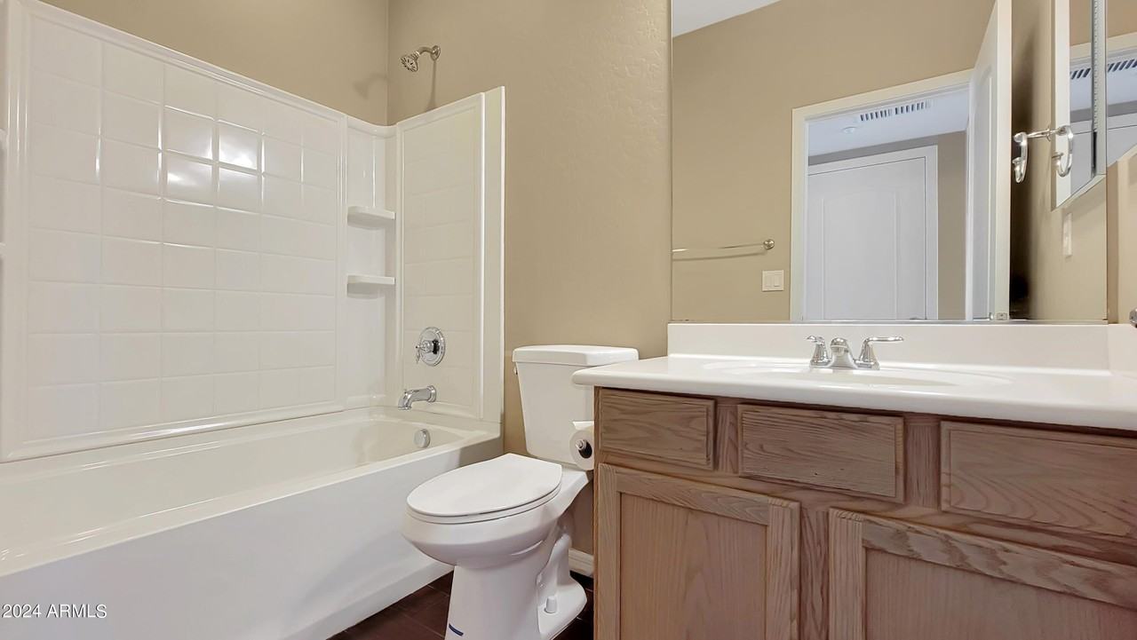 9037 W Plum Rd - Photo 7 of 37
