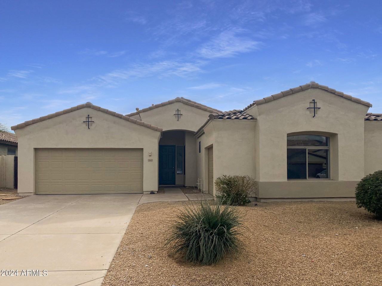 18651 W Sunrise Dr - Photo 2 of 34